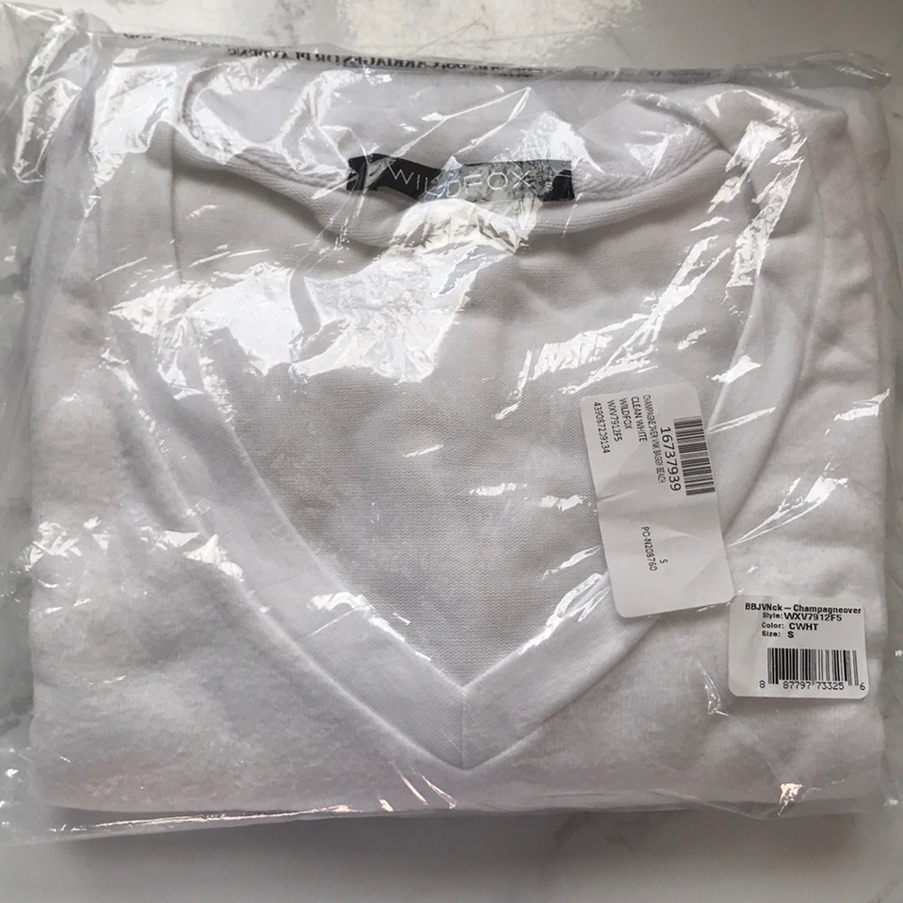 NEW Wildfox Champagneover V Neck Knit Pullover - Picture 2 of 4